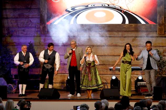 Die Ladiner, Marianne Michael, Anita Hofmann and Stefan Mross at the Könige der Volksmusik concert Marianne Michaels farewell tour in the Zerbst town hall, 07 03 2024 Foto:xR.xStoffelsx xFuturexImagex volksmusik_4354