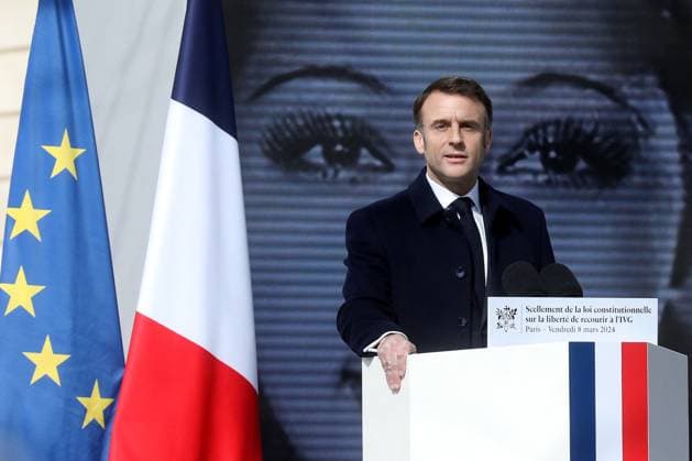 News Themen der Woche KW10 News Bilder des Tages CÃ rÃ monie publique de scellement de la loi constitutionnelle du 8 mars 2024 portant sur la libertÃ de recourir Ã l?interruption volontaire de grossesse (IVG) au ministere de la Justice place VendÃ me Ã Paris Le prÃ sident de la RÃ publique francaise, Emmanuel Macron lors de la cÃ rÃ monie publique de scellement de la loi constitutionnelle du 8 mars 2024 portant sur la libertÃ de recourir Ã l?interruption volontaire de grossesse (IVG), au ministere de la Justice, place VendÃ me, Ã Paris, France, le 8 mars 2024. StÃ phane Lemouton Bestimage French President Emmanuel Macron during a ceremony to seal the right to abortion in the Constitution as part of the 2024 international Women s Day in Paris, France, on March 8, 2024. Pari  Copyright: xStephanexLemoutonx xBestimagexStephanexLemoutonx xBestimagex