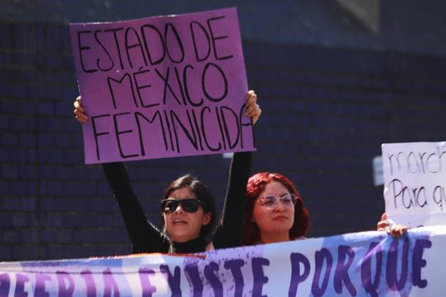 March 8, 2024 in Mexico City, Mexico: A woman reacts while take part during the closing Zaragoza Avenue within the framework of International Women s Day. on March 8, 2024. in Mexico City, Mexico. Mexico City Mexico - ZUMAe321 20240308_zia_e321_015 Copyright: xCarlosxSantiagox