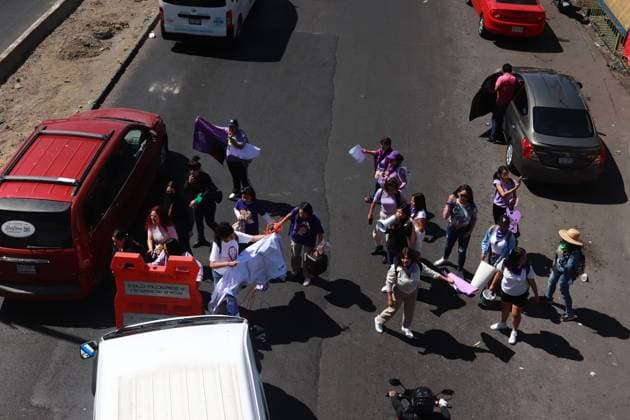 March 8, 2024 in Mexico City, Mexico: Feminists members of various contingents from the State of Mexico close Zaragoza Avenue within the framework of International Women s Day. on March 8, 2024. in Mexico City, Mexico. Mexico City Mexico - ZUMAe321 20240308_zia_e321_019 Copyright: xCarlosxSantiagox