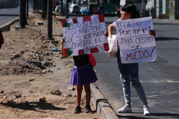 March 8, 2024 in Mexico City, Mexico: A woman holds a placard while take part during the closing Zaragoza Avenue within the framework of International Women s Day. on March 8, 2024. in Mexico City, Mexico. Mexico City Mexico - ZUMAe321 20240308_zia_e321_021 Copyright: xCarlosxSantiagox