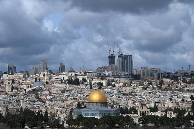 News Themen der Woche KW10 News Bilder des Tages A view from the Mt. of Olives of the Dome of the Rock in the Al Aqsa Compound in the Old City of Jerusalem on Saturday, March 9, 2024. Ramadan, the Muslim holy month, begins at sundown on Sunday as the Israel-Hamas war enters it s sixth month. U.S. President Joe Biden expressed concerns about the potential of violence in East Jerusalem if there is no hostage ceasefire deal before Ramadan.  JER2024030915 DEBBIExHILL