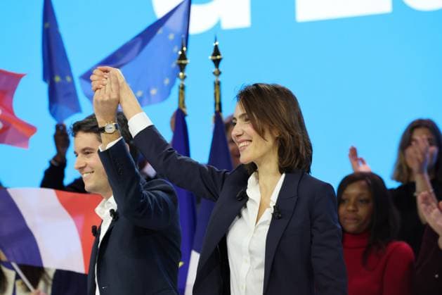 News Themen der Woche KW10 News Bilder des Tages Frankreich, Treffen zur Europawahl in Lille mit Valerie Hayer und Gabriel Attal Gabriel ATTAL (Premier Minsitre) et ValÃ rie HAYER (tÃªte de liste majoritÃ prÃ sidentielle Ã lections europÃ ennes 2024) lors du meeting Besoin d Europe de la majoritÃ prÃ sidentielle, au Grand Palais de Lille le 09 03 2024 NEWS : Meeting Besoin d Europe majoritÃ prÃ sidentielle - Lille - 09 03 2024 LaurentSanson Panoramic 