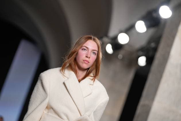Lisbon Fashion Week in Lisboa, Portugal - 09 Mar 2024 A model walks the runway during the Goncalo Peixoto fashion show at ModaLisboa For Good, Lisbon Fashion Week in Lisboa. Lisbon Portugal Copyright: xBrunoxdexCarvalhox xSOPAxImagesx brunodecarvalho_modalisboaforgood-5208