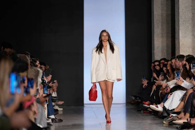 Lisbon Fashion Week in Lisboa, Portugal - 09 Mar 2024 A model walks the runway during the Goncalo Peixoto fashion show at ModaLisboa For Good, Lisbon Fashion Week in Lisboa. Lisbon Portugal Copyright: xBrunoxdexCarvalhox xSOPAxImagesx brunodecarvalho_modalisboaforgood-5434