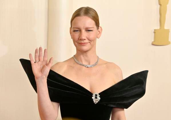 Entertainment Themen der Woche KW10 Entertainment Bilder des Tages Sandra Hüller arrives on the red carpet at the 96th annual Academy Awards in Los Angeles, California on Sunday, March 10, 2024. Since 1929, the Oscars have recognized excellence in cinematic achievements.  LAP20240310128 JIMxRUYMEN