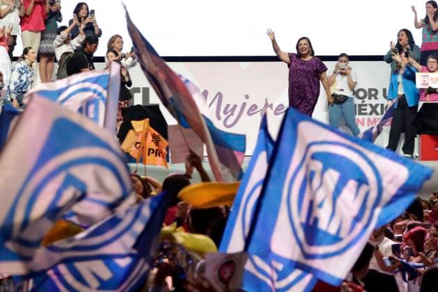 News Bilder des Tages March 10, 2024, Mexico City, Mexico: Candidate to Mexico s Presidency, for the Fuerza y Corazon por Mexico coalition, Xochitl Galvez Ruiz, during the Women for a Mexico Without Fear meeting, on the occasion of the commemoration of International Women s Day as part of her campaign at the Pepsi Center. on March 10, 2024 in Mexico City, Mexico Mexico City Mexico - ZUMAe321 20240310_zia_e321_011 Copyright: xLuisxBarronx