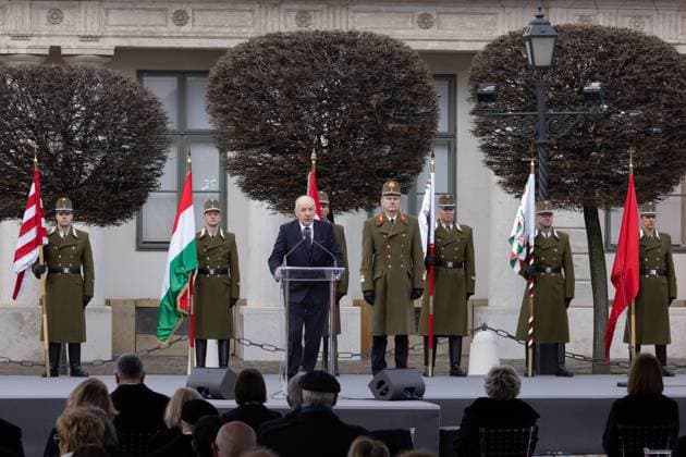 Bilder des Jahres 2024, News 03 März News Themen der Woche KW10 News Bilder des Tages (240311) -- BUDAPEST, March 11, 2024 -- Hungary s new President Tamas Sulyok delivers a speech during the inauguration ceremony in front of the Sandor Palace, the Hungarian President s residence in Budapest, Hungary, March 10, 2024. (Photo by Xinhua) HUNGARY-BUDAPEST-NEW PRESIDENT-INAUGURATION AttilaxVolgyi 