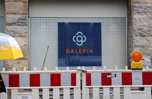 11 03 2024, Germany, NRW, department stores, construction site in front of a Karstadt store, symbolic image, Galeria Karstadt Kaufhof, insolvency, insolvent, NRW Germany Copyright: xSnowfieldxPhotographyx SF110324GaleriaD3