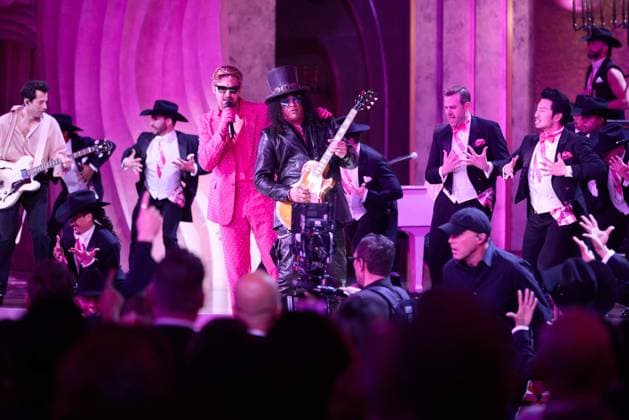 Bilder des Jahres 2024, Entertainment 03 März Ryan Gosling and Slash perform onstage during the live ABC telecast of the 96th OscarsÂ® at the DolbyÂ® Theatre at Ovation Hollywood on Sunday, March 10, 2024.  Copyright: xx 34653-839PLX