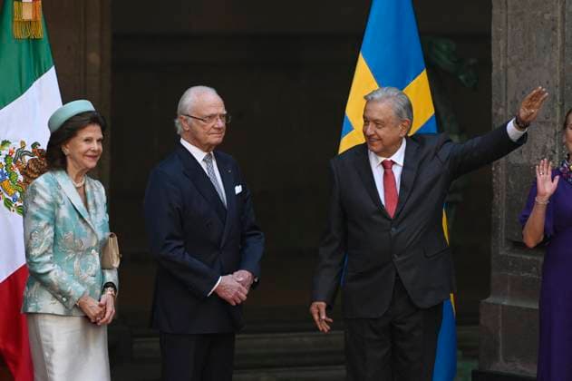 Swedish Royals Visit Mexico - Day 1 March 12, 2024, Mexico City, Mexico: Swedish Queen Silvia, Swedish King Carl XVI Gustaf, Mexico s President Andres Manuel Lopez Obrador attend a welcoming ceremony on the first day of the Swedish State visit to Mexico at the National Palace. on March 12, 2024 in Mexico City, Mexico. (Photo by Carlos Tischler Eyepix Group ABACAPRESS.COM) Mexico City Mexico  Copyright: xTischlerxCarlos Eyepix ABACAx