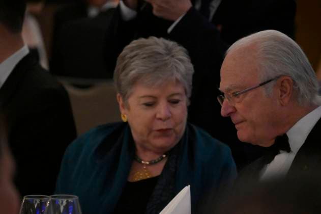 Swedish Royals Visit Mexico - Day 1 March 12, 2024, Mexico City, Mexico: Swedish King Carl XVI Gustaf and Mexico?s foreign Minister Alicia Barcenas during a banquet on the first day of the Swedish State visit to Mexico at the National Palace. on March 12, 2024 in Mexico City, Mexico. (Photo by Carlos Tischler Eyepix Group ABACAPRESS.COM) Mexico City Mexico  Copyright: xTischlerxCarlos Eyepix ABACAx
