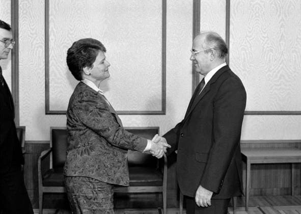 Moscow, USSR. General Secretary of the CPSU Central Committee Mikhail Gorbachev (R) meets Chairman of the Labour Party, Prime Minister of Norway Gro Harlem Bruntland in the Kremlin. Yuri Lizunov, Alexander Chumichev TASS  1027834