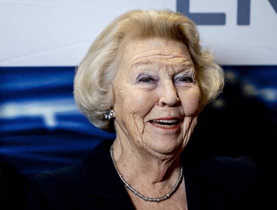 THE HAGUE - Princess Beatrix and Princess Mabel during the presentation of the tenth Prince Friso Engineering Prize at The Hague University of Applied Sciences. The winner of the prize can call himself Engineer of the Year for a year. ANP REMKO DE WAAL netherlands out - belgium out  Copyright: xx x493625457x originalFilename: 493625457.jpg