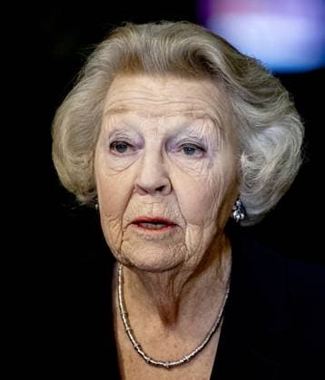 THE HAGUE - Princess Beatrix and Princess Mabel during the presentation of the tenth Prince Friso Engineering Prize at The Hague University of Applied Sciences. The winner of the prize can call himself Engineer of the Year for a year. ANP REMKO DE WAAL netherlands out - belgium out  Copyright: xx x493625567x originalFilename: 493625567.jpg