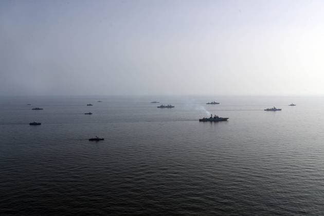 News Bilder des Tages Golf von Oman, Marine-Manöver von China, Russland und Iran March 13, 2024, Undefined, Iran: Iranian, Russian, and Chinese warships conducted the â€oePhoto Ex†exercise and offensive formations in Iran s territorial waters during a joint military drill in southern Iran. The new warships of the Islamic Revolution Guards Corps (IRGC) have participated in a joint naval drill in the Indian Ocean. Naval forces from Iran, Russia, and China have jointly launched the ongoing drill, known as â€oeMarine Security Belt 2024â€Â. Martyr Mahmoudi warship, Martyr Soleimani combat patrol vessel, Martyr Abu Mahdi al-Muhandis warship, Martyr Tavvasoli frigate, and IRGC Navy helicopters are present in the exercise. Undefined Iran - ZUMAi98_ 20240313_zih_i98_003 Copyright: xIranianxArmyxOfficex