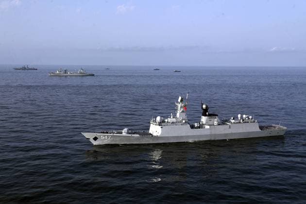 Golf von Oman, Marine-Manöver von China, Russland und Iran March 13, 2024, Undefined, Iran: Iranian, Russian, and Chinese warships conducted the â€oePhoto Ex†exercise and offensive formations in Iran s territorial waters during a joint military drill in southern Iran. The new warships of the Islamic Revolution Guards Corps (IRGC) have participated in a joint naval drill in the Indian Ocean. Naval forces from Iran, Russia, and China have jointly launched the ongoing drill, known as â€oeMarine Security Belt 2024â€Â. Martyr Mahmoudi warship, Martyr Soleimani combat patrol vessel, Martyr Abu Mahdi al-Muhandis warship, Martyr Tavvasoli frigate, and IRGC Navy helicopters are present in the exercise. Undefined Iran - ZUMAi98_ 20240313_zih_i98_007 Copyright: xIranianxArmyxOfficex