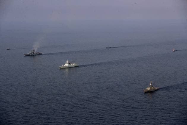 Golf von Oman, Marine-Manöver von China, Russland und Iran March 13, 2024, Undefined, Iran: Iranian, Russian, and Chinese warships conducted the â€oePhoto Ex†exercise and offensive formations in Iran s territorial waters during a joint military drill in southern Iran. The new warships of the Islamic Revolution Guards Corps (IRGC) have participated in a joint naval drill in the Indian Ocean. Naval forces from Iran, Russia, and China have jointly launched the ongoing drill, known as â€oeMarine Security Belt 2024â€Â. Martyr Mahmoudi warship, Martyr Soleimani combat patrol vessel, Martyr Abu Mahdi al-Muhandis warship, Martyr Tavvasoli frigate, and IRGC Navy helicopters are present in the exercise. Undefined Iran - ZUMAi98_ 20240313_zih_i98_002 Copyright: xIranianxArmyxOfficex