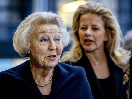 THE HAGUE - Princess Beatrix and Princess Mabel during the presentation of the tenth Prince Friso Engineering Prize at The Hague University of Applied Sciences. The winner of the prize can call himself Engineer of the Year for a year. ANP REMKO DE WAAL netherlands out - belgium out  Copyright: xx x493639869x originalFilename: 493639869.jpg
