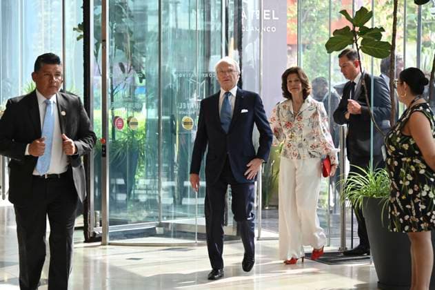 Swedish Royals Visit Mexico - Day 2 March 13, 2024, Mexico City, Mexico: Swedish Queen Silvia and Swedish King Carl XV arriving at the new engineering center of the telecommunications Swedish company Ericsson on the second day of the Swedish State visit to Mexico. on March 13, 2024 in Mexico City, Mexico. (Photo by Carlos Tischler Eyepix Group ABACAPRESS.COM) Mexico City Mexico  Copyright: xTischlerxCarlos Eyepix ABACAx