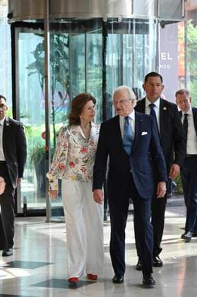 Swedish Royals Visit Mexico - Day 2 March 13, 2024, Mexico City, Mexico: Swedish Queen Silvia and Swedish King Carl XV arriving at the new engineering center of the telecommunications Swedish company Ericsson on the second day of the Swedish State visit to Mexico. on March 13, 2024 in Mexico City, Mexico. (Photo by Carlos Tischler Eyepix Group ABACAPRESS.COM) Mexico City Mexico  Copyright: xTischlerxCarlos Eyepix ABACAx