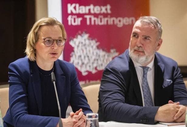 GRÜNDUNG DES LANDESVERBANDES THÜRINGEN BÜNDNIS SAHRA WAGENKNECHT ** NUR FÜR REDAKTIONELLE ZWECKE ** EDITORIAL USE ONLY **<p>15 03 2024-Eisenach: Gründung des Landesverbandes Thüringen Bündnis Sahra Wagenknecht im Vienna House by Wyndham Thüringer Hof Eisenach im Foto: Katja Wolf (BSW), links und Steffen Schütz (BSW), rechts, nach ihrer Wahl zur Landesvorsitzenden ( Deutschland Thueringen Eisenach Copyright: SaschaxFromm *** FOUNDATION OF THE THURINGIA ALLIANCE SAHRA WAGENKNECHT FOR EDITORIAL PURPOSES ONLY p 15 03 2024 Eisenach Foundation of the Thuringia Alliance Sahra Wagenknecht at Vienna House by Wyndham Thüringer Hof Eisenach in the photo Katja Wolf BSW , left and Steffen Schütz BSW , right, after her election as st Copyright: SaschaxFromm doc7ukh6grbmwy1ktrb8mh9 ,EDITORIAL USE ONLY