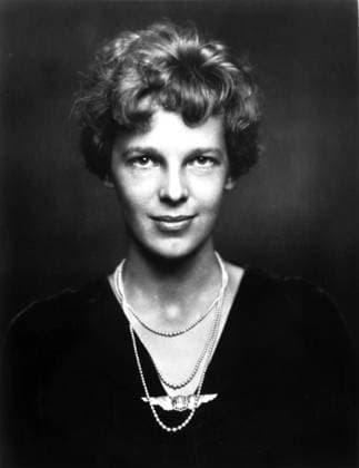 Amelia Earhart on Top Dark with Necklace Portrait Hollywood U.S. - ZUMAms8_ 19560615_zea_ms8_916 Copyright: xMoviexStarxNewsx