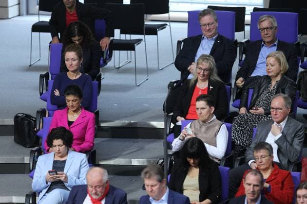 Berlin, Deutschland, 14.03.2024: Deutscher Bundestag: 157. Sitzung: Abgeordnete der BSW-Gruppe und der Linken-Gruppe sitzen im Bundestag, links hintereinander Amira Mohamed Ali, Sahra Wagenknecht, Zaklin Nastic und Jessica Tatti vom Bündnis Sahra Wagenknecht; im rechten Teil des Bildes hinten (jeweils L-R): Ralph Lenkert und Dietmar Bartsch; in der Reihe davor: Ina Latendorf und Gesine Lötzsch, in der Reihe davor: Petra Sitte und Jörg Cezanne *** Berlin, Germany, 14 03 2024 German Bundestag 157 Session Members of the BSW Group and the Left Group sit in the Bundestag, on the left behind each other Amira Mohamed Ali, Sahra Wagenknecht, Zaklin Nastic and Jessica Tatti from the Sahra Wagenknecht alliance in the right part of the picture in the Copyright: xdtsxNachrichtenagenturx dts_32737