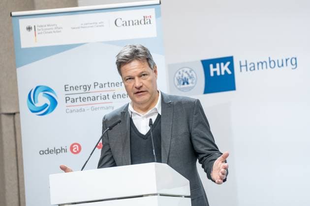 Canada Germany Hydrogen and Ammonia Producer Offtaker Conference in Hamburg Robert Habeck, Federal Minister of Economics, gives a speech to the Chamber of Commerce Canada Germany Hydrogen and Ammonia Producer Offtaker Conference in Hamburg Robert Habeck, Federal Minister of Economics, gives a speech to the Chamber of Commerce, Hamburg Hamburg Germany Chamber of Commerce