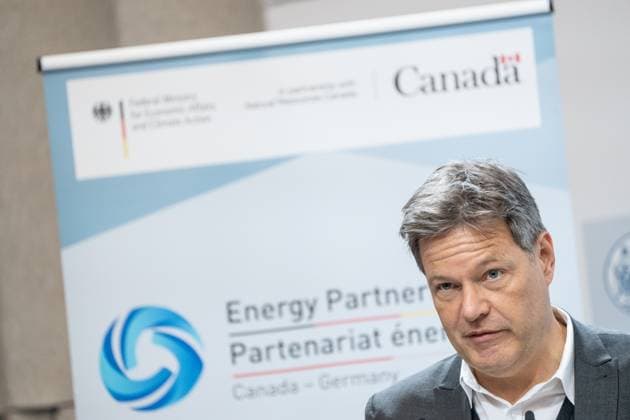Canada Germany Hydrogen and Ammonia Producer Offtaker Conference in Hamburg Robert Habeck, Federal Minister of Economics, gives a speech to the Chamber of Commerce Canada Germany Hydrogen and Ammonia Producer Offtaker Conference in Hamburg Robert Habeck, Federal Minister of Economics, gives a speech to the Chamber of Commerce, Hamburg Hamburg Germany Chamber of Commerce