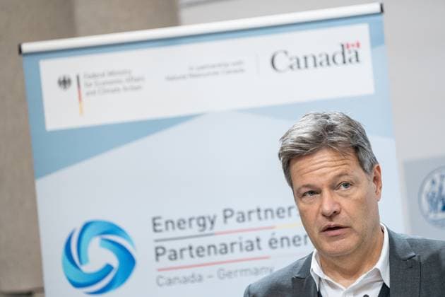 Canada Germany Hydrogen and Ammonia Producer Offtaker Conference in Hamburg Robert Habeck, Federal Minister of Economics, gives a speech to the Chamber of Commerce Canada Germany Hydrogen and Ammonia Producer Offtaker Conference in Hamburg Robert Habeck, Federal Minister of Economics, gives a speech to the Chamber of Commerce, Hamburg Hamburg Germany Chamber of Commerce