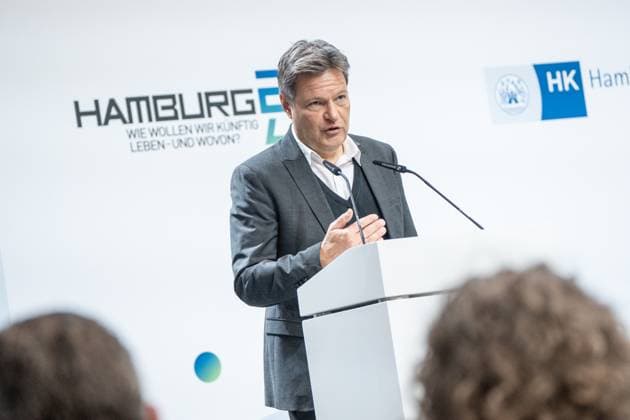 Canada Germany Hydrogen and Ammonia Producer Offtaker Conference in Hamburg Robert Habeck, Federal Minister of Economics, gives a speech to the Chamber of Commerce Canada Germany Hydrogen and Ammonia Producer Offtaker Conference in Hamburg Robert Habeck, Federal Minister of Economics, gives a speech to the Chamber of Commerce, Hamburg Hamburg Germany Chamber of Commerce
