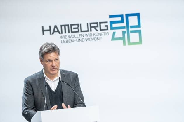 Canada Germany Hydrogen and Ammonia Producer Offtaker Conference in Hamburg Robert Habeck, Federal Minister of Economics, gives a speech to the Chamber of Commerce Canada Germany Hydrogen and Ammonia Producer Offtaker Conference in Hamburg Robert Habeck, Federal Minister of Economics, gives a speech to the Chamber of Commerce, Hamburg Hamburg Germany Chamber of Commerce