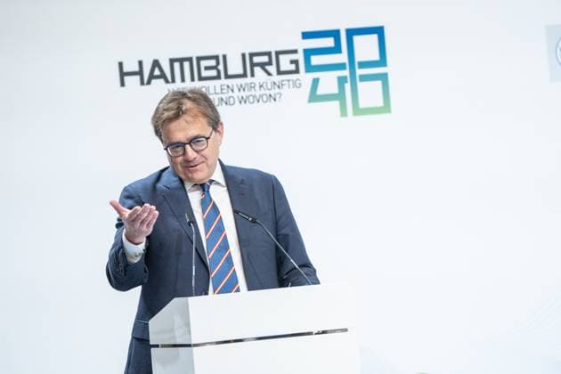 Canada Germany Hydrogen and Ammonia Producer Offtaker Conference in Hamburg Jonathan Wilkinson, Minister of Energy and Natural Resources Canada, delivers a speech at the Hamburg Chamber of Commerce Canada Germany Hydrogen and Ammonia Producer Offtaker Conference in Hamburg Jonathan Wilkinson, Ministe