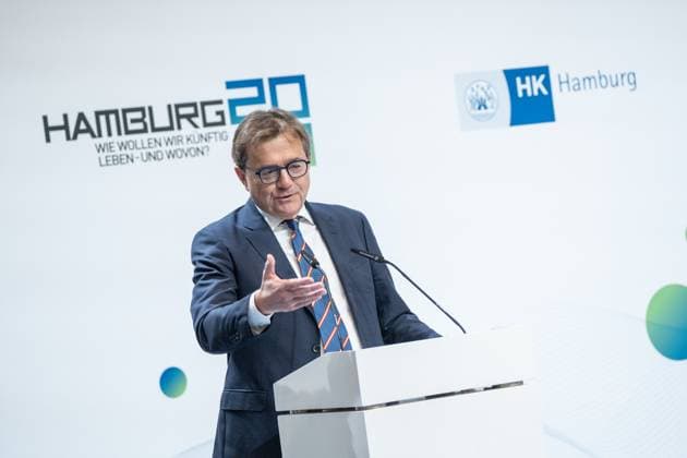 Canada Germany Hydrogen and Ammonia Producer Offtaker Conference in Hamburg Jonathan Wilkinson, Minister of Energy and Natural Resources Canada, delivers a speech at the Hamburg Chamber of Commerce Canada Germany Hydrogen and Ammonia Producer Offtaker Conference in Hamburg Jonathan Wilkinson, Ministe