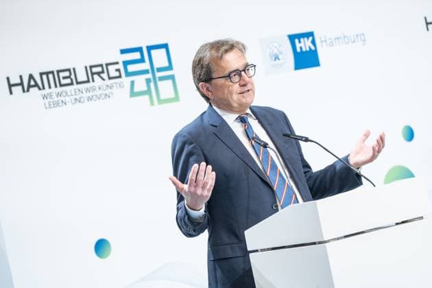 Canada Germany Hydrogen and Ammonia Producer Offtaker Conference in Hamburg Jonathan Wilkinson, Minister of Energy and Natural Resources Canada, delivers a speech at the Hamburg Chamber of Commerce Canada Germany Hydrogen and Ammonia Producer Offtaker Conference in Hamburg Jonathan Wilkinson, Ministe