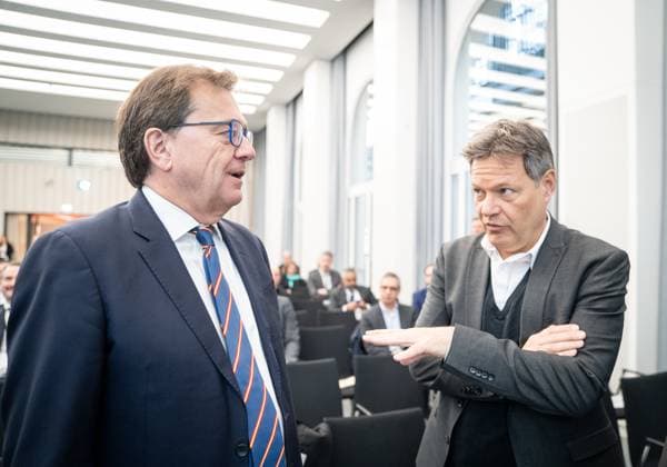 Canada Germany Hydrogen and Ammonia Producer Offtaker Conference in Hamburg Robert Habeck, Federal Minister of Economics right , with Jonathan Wilkinson, Minister of Energy and Nat