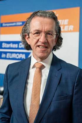 Joachim Streit bei einer Pressekonferenz der Freien Wähler zur Vorstellung der Europawahlkampagne im Haus der Bundespressekonferenz. Berlin, 18.03.2024 *** Joachim Streit at a press conference of the Free Voters to present the European election campaign at the Haus der Bundespressekonferenz Berlin, 18 03 2024 Foto:xS.xZeitzx xFuturexImagex freie_weahler_4320