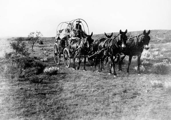 CHUCK WAGON, 20th CENTURY. Chuck wagon on the move. Photographed by Erwin Evans Smith (1886-1947).  Copyright: xGRANGERx xGRANGERx 0002601