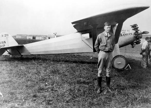 CHARLES A. LINDBERGH (1902-1974). American aviator. Lindbergh and The Spirit of St. Louis shortly before taking off from Roosevelt Field, New York, for Paris, on 20 May 1927.  Copyright: xGRANGERx xGRANGERx 0004737