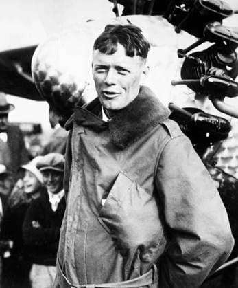 CHARLES A. LINDBERGH (1902-1974). American aviator. Lindbergh and The Spirit of St. Louis shortly before taking off from Roosevelt Field, New York, for Paris, France, on 20 May 1927.  Copyright: xGRANGERx xGRANGERx 0004738