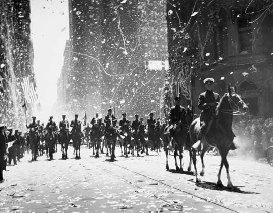 CHARLES A. LINDBERGH (1902-1974). American aviator. The ticker-tape parade given Lindbergh in New York City on 13 June 1927.  Copyright: xGRANGERx xGRANGERx 0012269