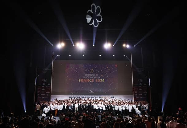 (240319) -- TOURS, March 19, 2024 -- Chefs take a family photo during the Michelin Guide for France 2024 awards ceremony in Tours, France, March 18, 2024. The Michelin Guide launched its 2024 France edition on Monday in Tours. ) FRANCE-TOURS-MICHELIN GUIDE GaoxJing 