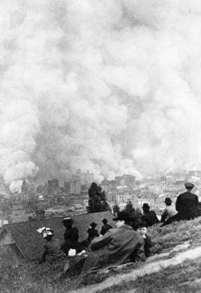 SAN FRANCISCO, 1906. San Francisco residents watching the course of the fire from a hillside after the earthquake of 18 April 1906. Photographed by Arnold Genthe.  Copyright: xGRANGERx xGRANGERx 0015785