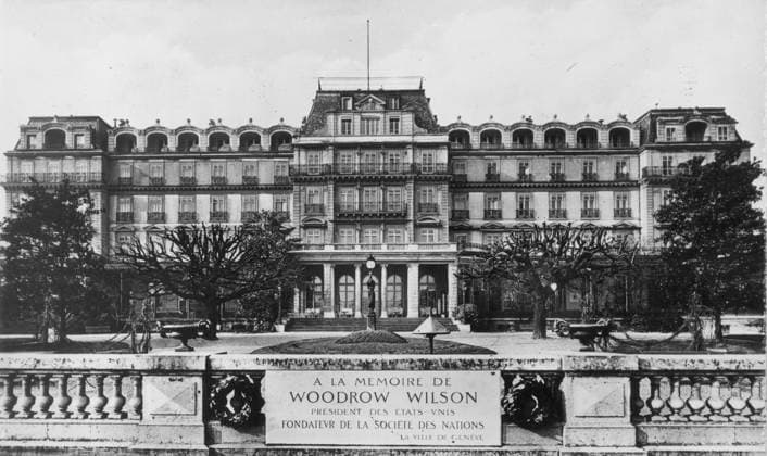 LEAGUE OF NATIONS. The Palais des Nations in Geneva, Switzerland, headquarters of the League of Nations from 1936 to 1946.  Copyright: xGRANGERx xGRANGERx 0016128