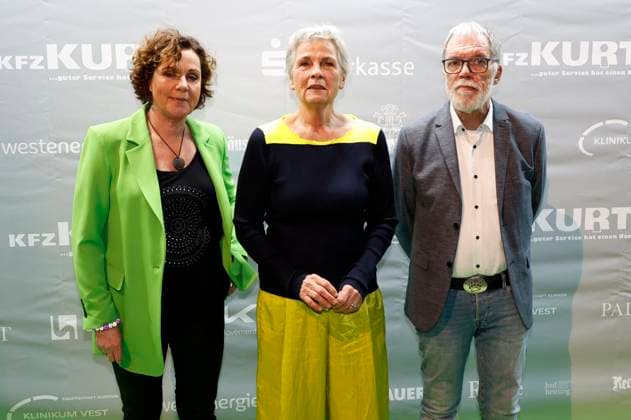 Steffi Neu, Gerburg Jahnke and Wolfgang Trepper at the Recklinghäuser Hurz comedy award ceremony at the Ruhrfestspielhaus Recklinghausen, 18 03 2024 Foto:xT.xSchröerx xFuturexImagex hurz_4315