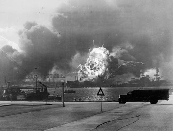 WORLD WAR II: PEARL HARBOR. The USS Shaw s magazine exploding after being hit during the Japanense aerial attack on Pearl Harbor, 7 December 1941.  Copyright: xGRANGERx xGRANGERx 0017619