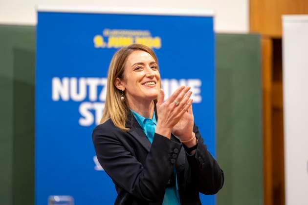 News Themen der Woche KW12 News Bilder des Tages Wien, Österreich. 19. März 2024. Präsidentin des Europäischen Parlaments Roberta Metsola im Juridicum der Uni Wien. Townhall-Diskussion mit junge Bürger:innen, Metsola stellt sich ihren Fragen. Vienna *** Vienna, Austria March 19, 2024 President of the European Parliament Roberta Metsola in the Juridicum of the University of Vienna Townhall Discussion with young citizens, Metsola answers their questions Vienna