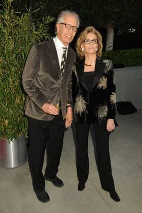 2016 UCLA IOES Gala 24 March 2016 - Beverly Hills, California - Richard Perry, Jane Fonda. 2016 UCLA Institute of the Environment and Sustainability Gala held at a Private Residence. Photo Credit: Byron Purvis AdMedia Beverly Hills CA United States EDITORIAL USE ONLY  Copyright: xx ByronxPurvisx admphotostwo247343