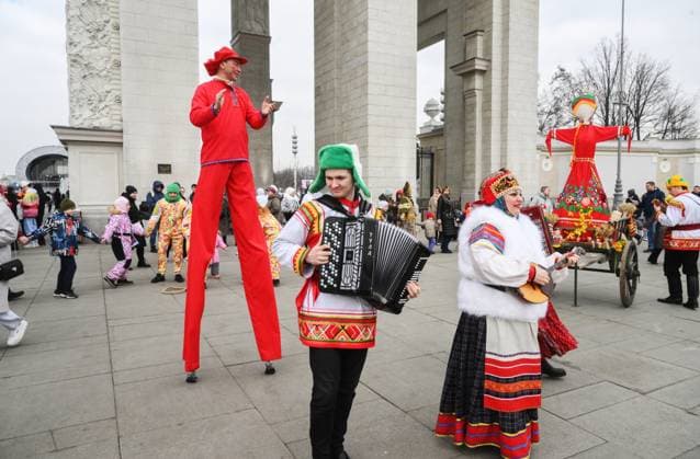 RUSSIA EXPO. Maslenitsa Week 8642720 17.03.2024 The International RUSSIA EXPO Forum and Exhibition. Maslenitsa festivities. Ilya Pitalev host photo agency: RIA Novosti Moscow Russia  Copyright: xIlyaxPitalevx